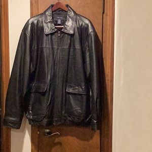 Men’s XL black leather jacket. Pepple leather with snap deep pockets.Gently used